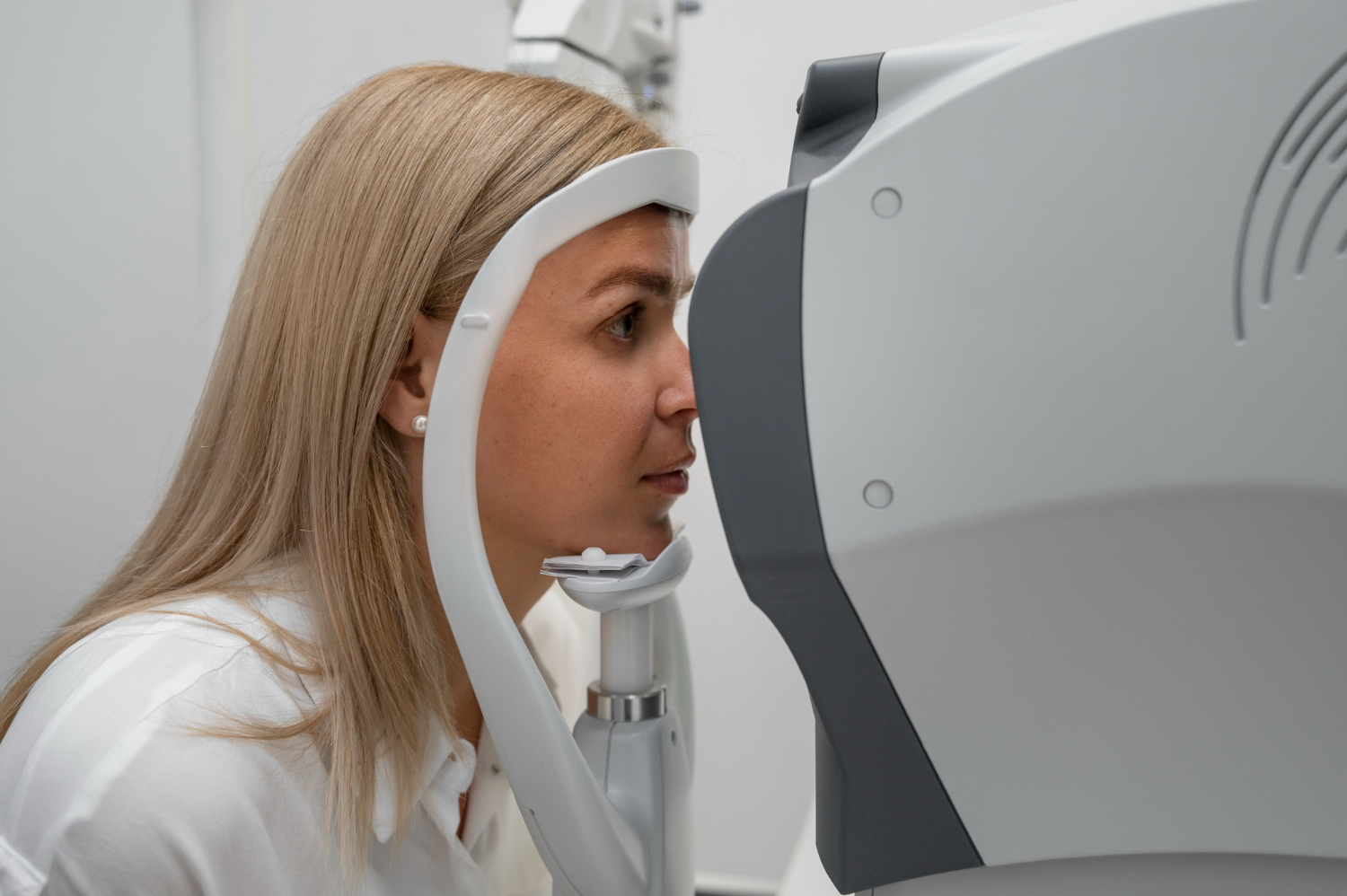 Lens Replacement Options and Laser Eye Surgery in Grimsby