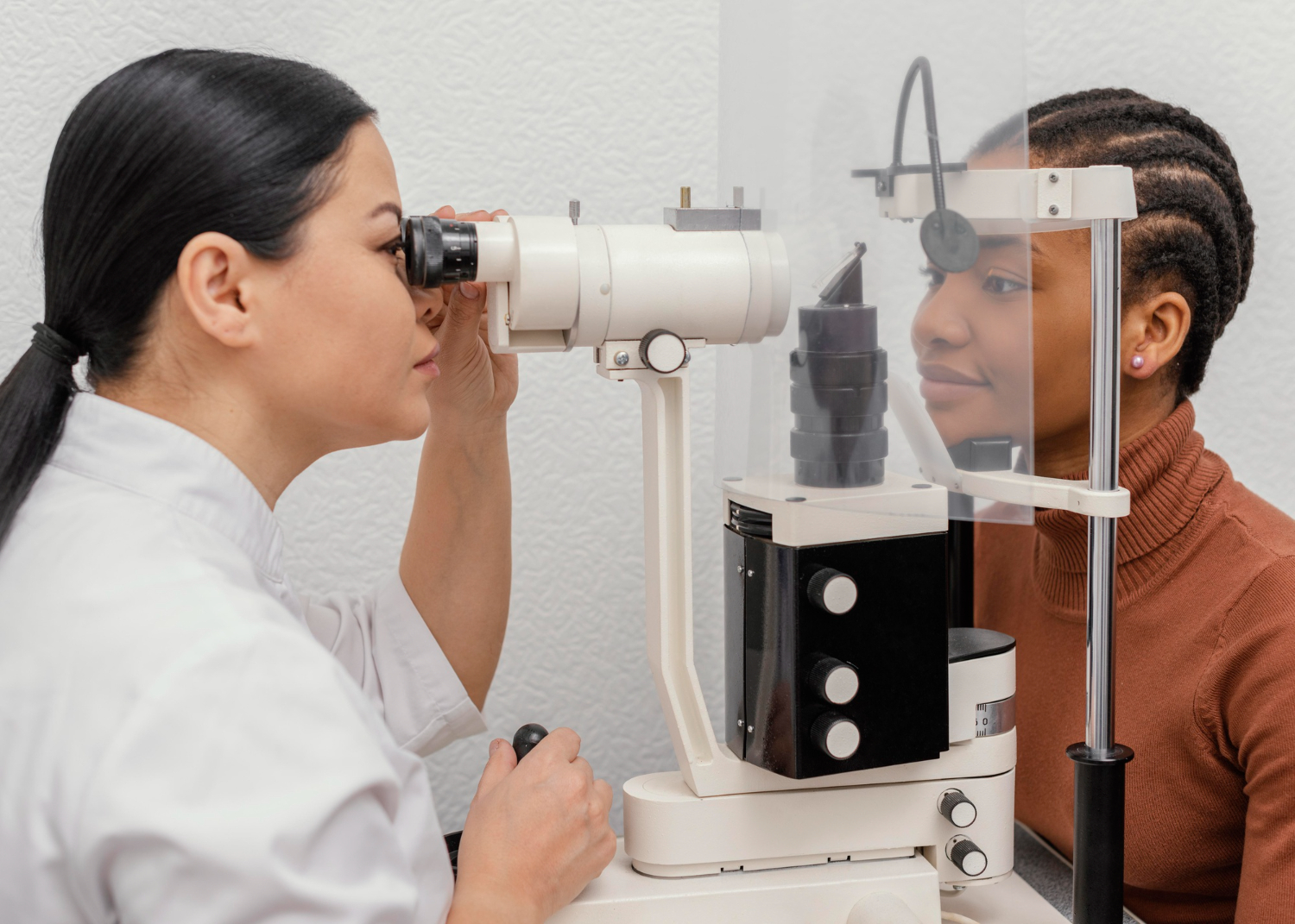 Ophthalmology Services in Harrogate for Cosmetic Needs - img